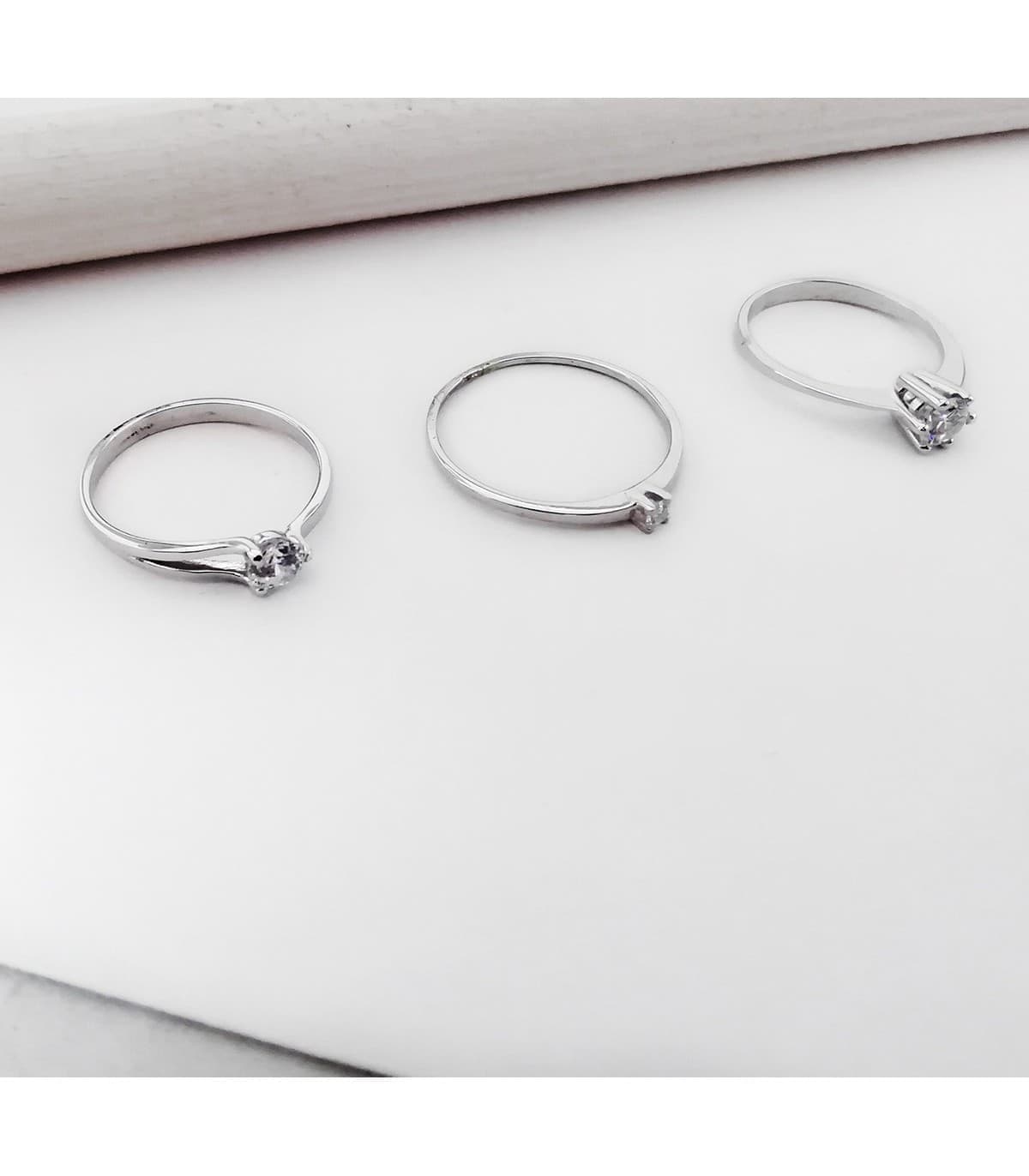 SALVATORE Solitär-Ring aus 750er Weißgold (18 Karat) | Verlobungsringe für Hochzeit
