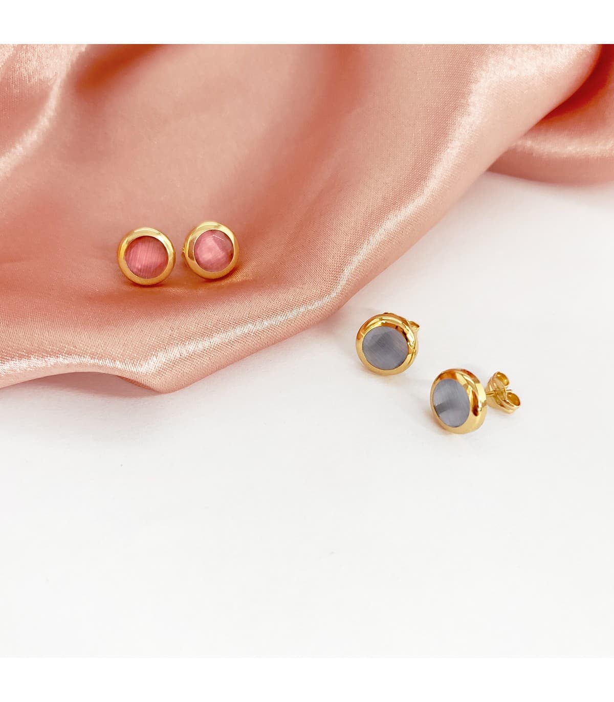 Pendientes Oro Amarillo 18K Lilo Piedra Azul gemas color chatón invitada de boda