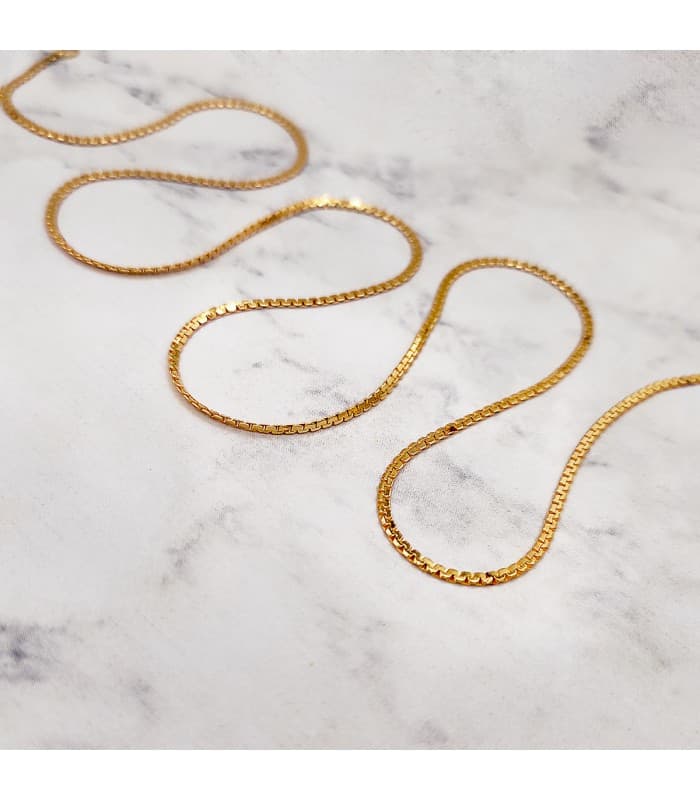Catenina piatta 1 mm in oro giallo 750 40 cm, ideale girocollo da donna.