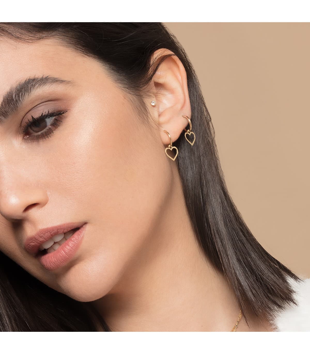 Orecchini a cerchio con pendenti cuori oro 18kt