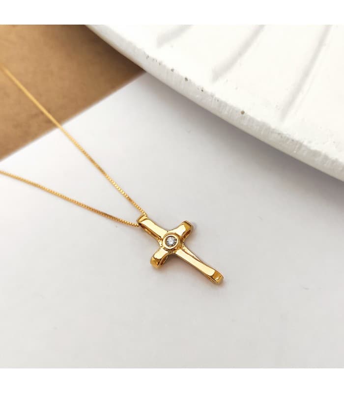 Gargantilla Cruz Oro 18K Diamante 0.015 Qt.