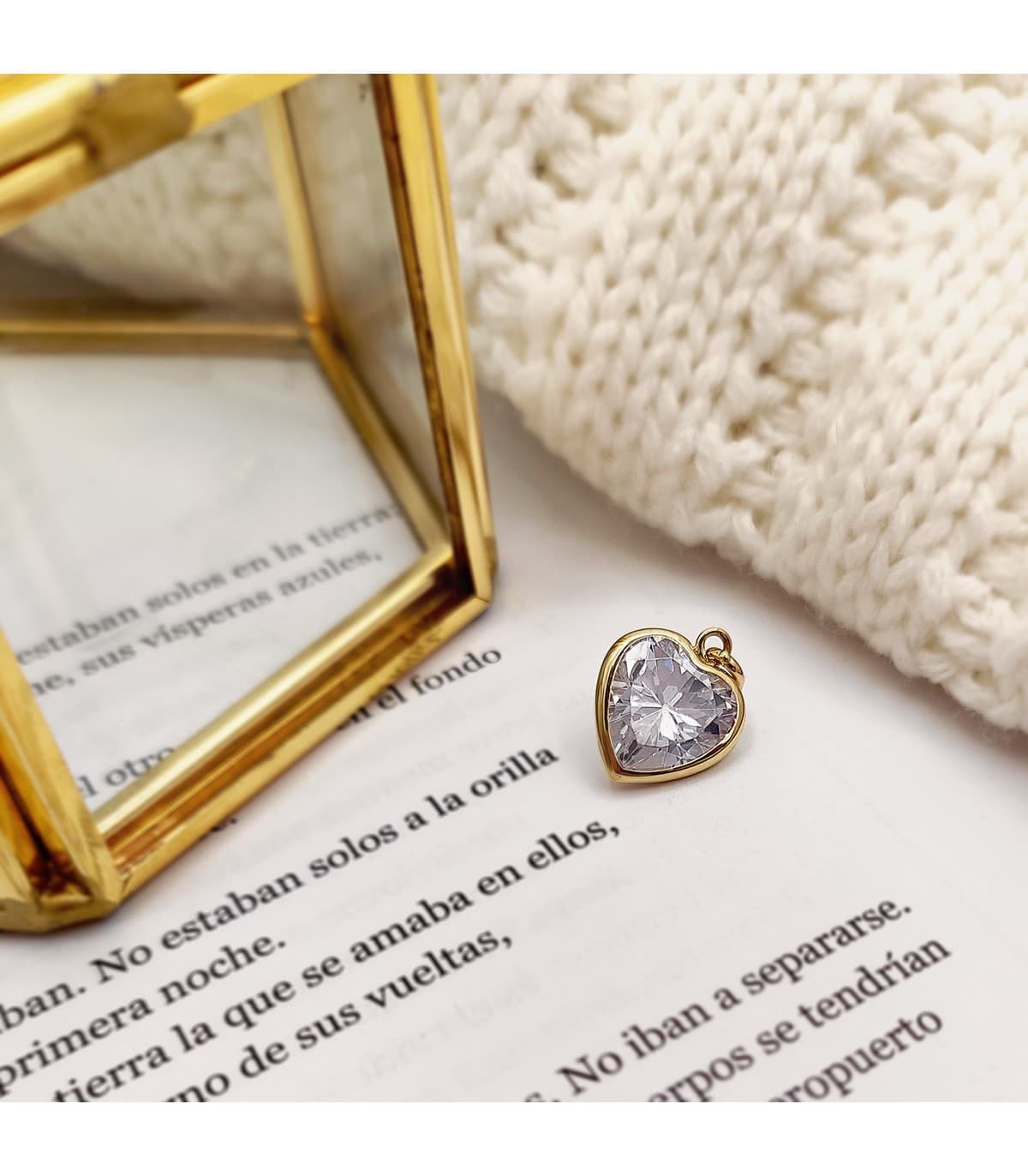 Colgante Corazón Chatón Oro Amarillo 18k 10 mm Charm punto de luz romántico San Valentín