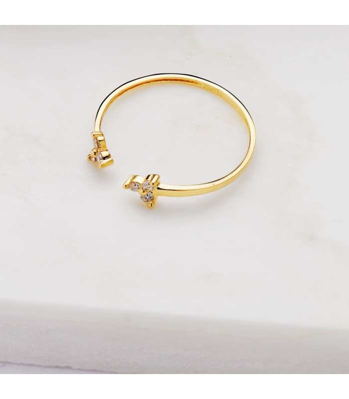 Anillo abierto en oro amarillo. Anillo de mujer con diamantes. Compra joyas online.