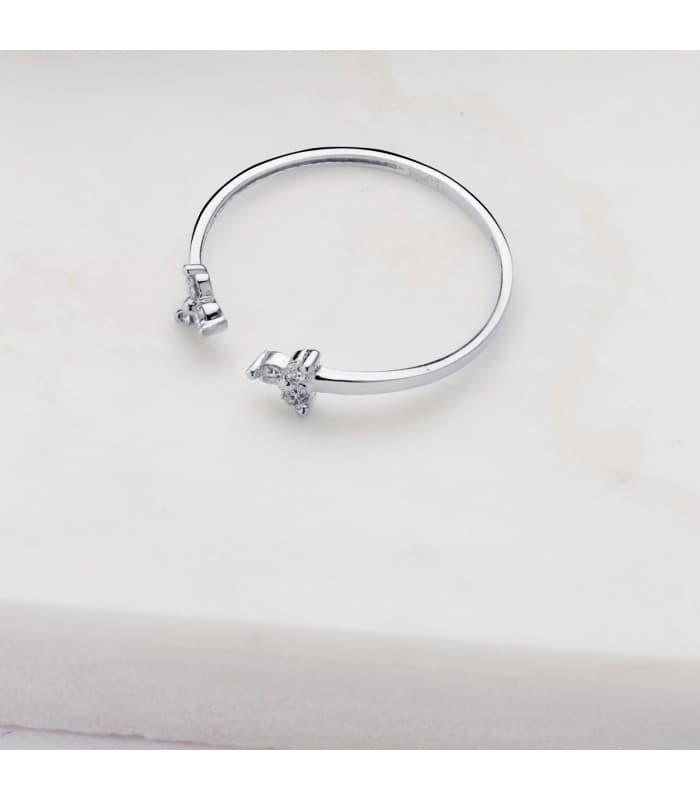 Anello da donna in oro bianco con diamanti. Modello Connor in oro bianco. Gioielli online.