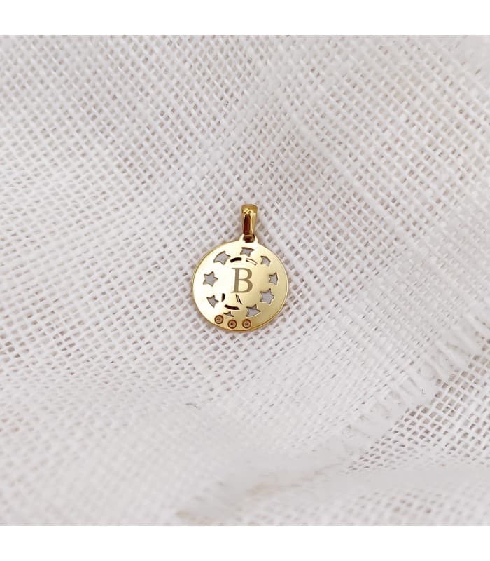 Medalla Comunión Oro 18K Virgen niña Nácar