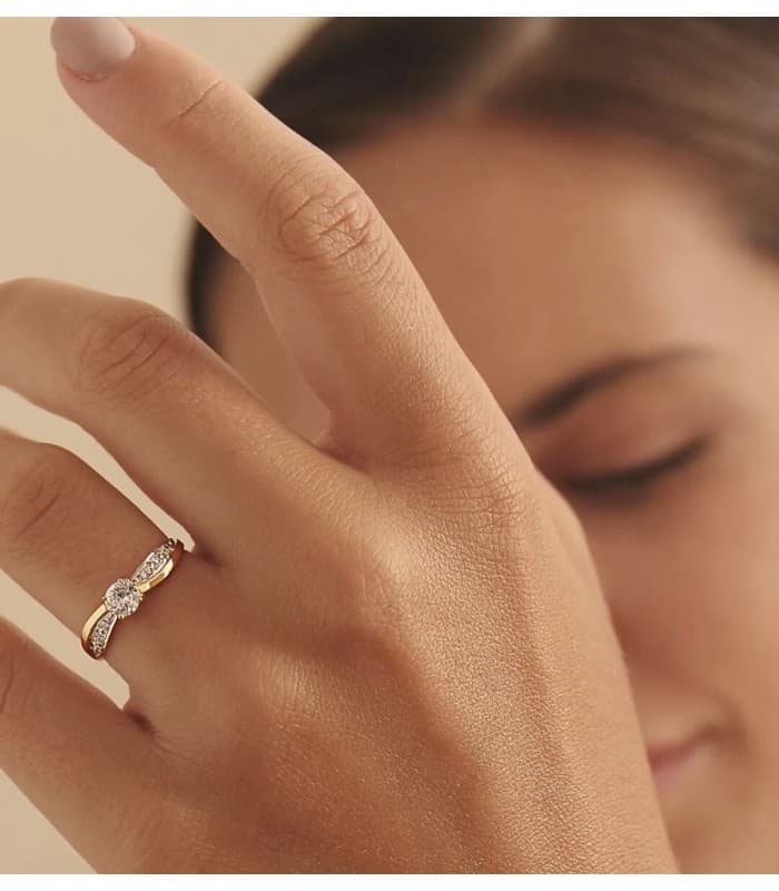 Raffinierter Verlobungsring mit Zirkonia Pavé, Modell VENNETIA Gelbgold, bei ALDA