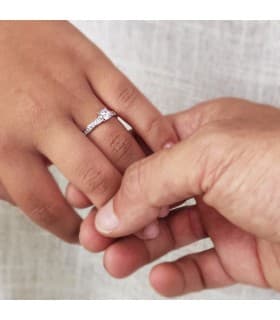 Solitario blanco Florienze 18 Ktes | anillo de compromiso | anillo pedida de matrimonio