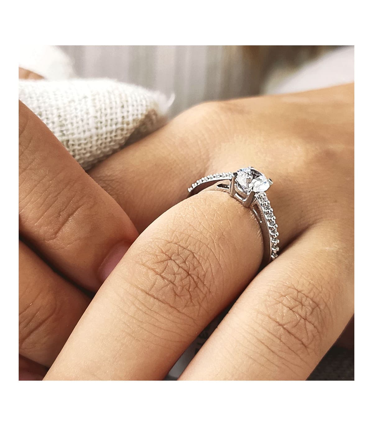 Anello Solitario Parisieen Oro bianco 18 Kt