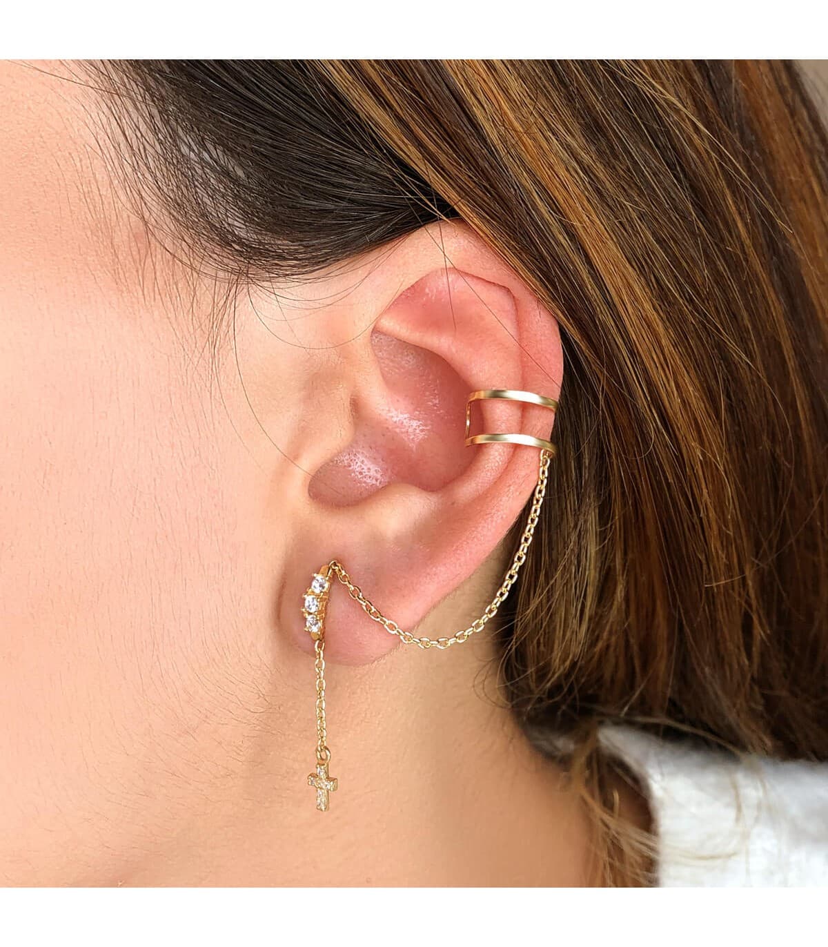 Pendientes con cadena de oro amarillo y cruz