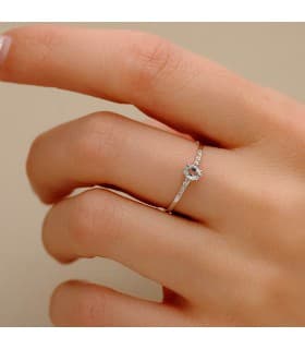 Anillo de mujer con piedra preciosa. Anillo con topacio y diamantes. Joyería online barata.