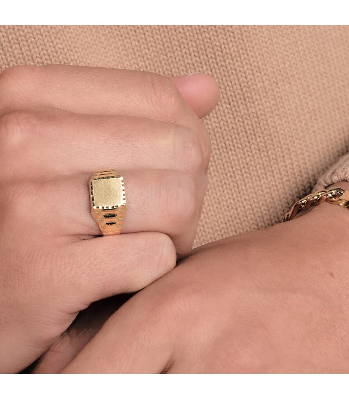 Alda Joyeros, joyería online | Sello caballero Evan 18 Ktes | anillos de oro hombre personalizados | comprar joyas on line