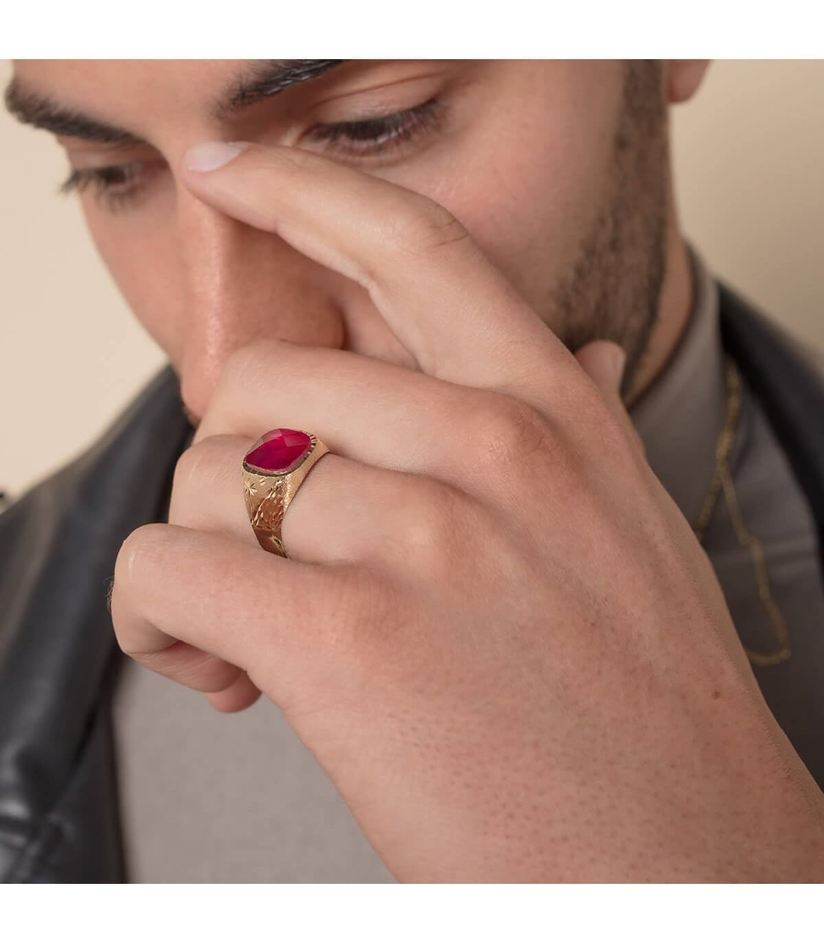 Alda Joyeros, joyería online | Sello Caballero Gerónimo Oro Amarillo 18K Espinela Roja anillo hombre