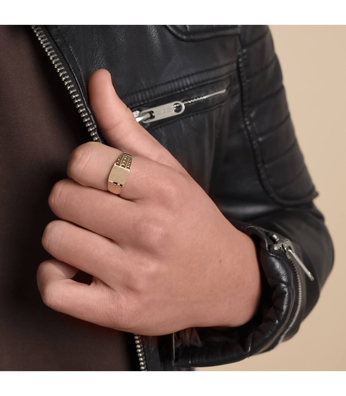 Alda Joyeros, joyería online | Sello hombre Gustav Amarillo Oro 18K macizo | anillos personalizados