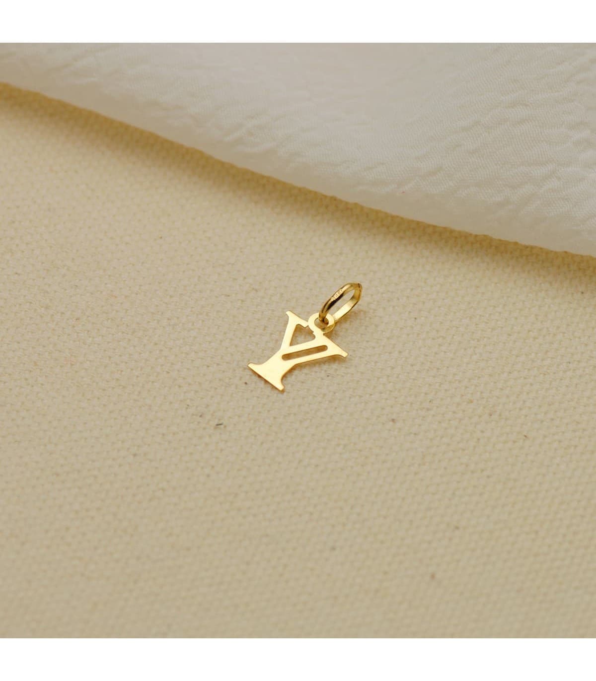 Ciondolo iniziale in oro 18kt Y - gioielli personalizzati donna