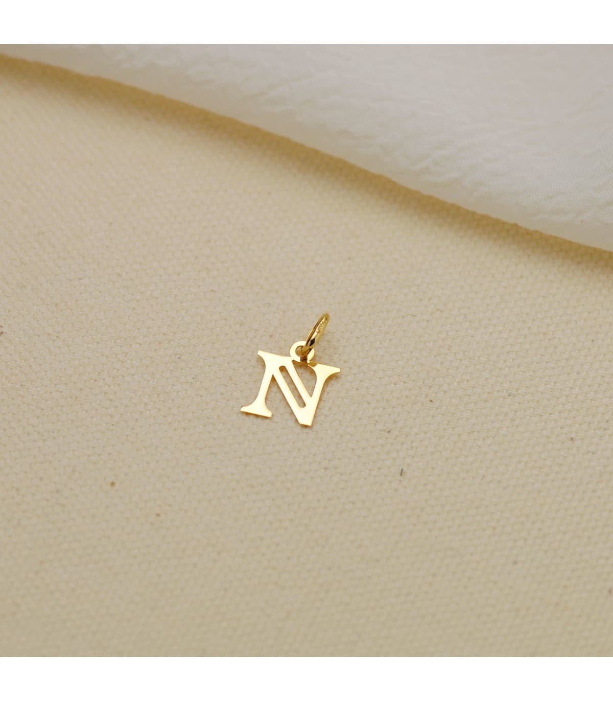Colgante inicial oro amarillo 18k collar personalizado con la letra de tu nombre