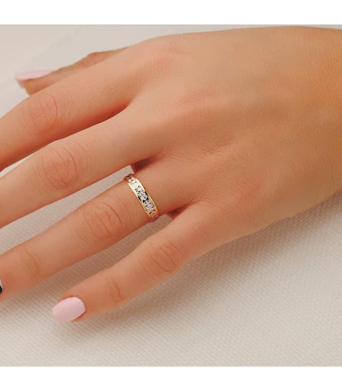 Alliance femme 18 carats or bicolore. Bague pour mariage. Alda Joyeros.