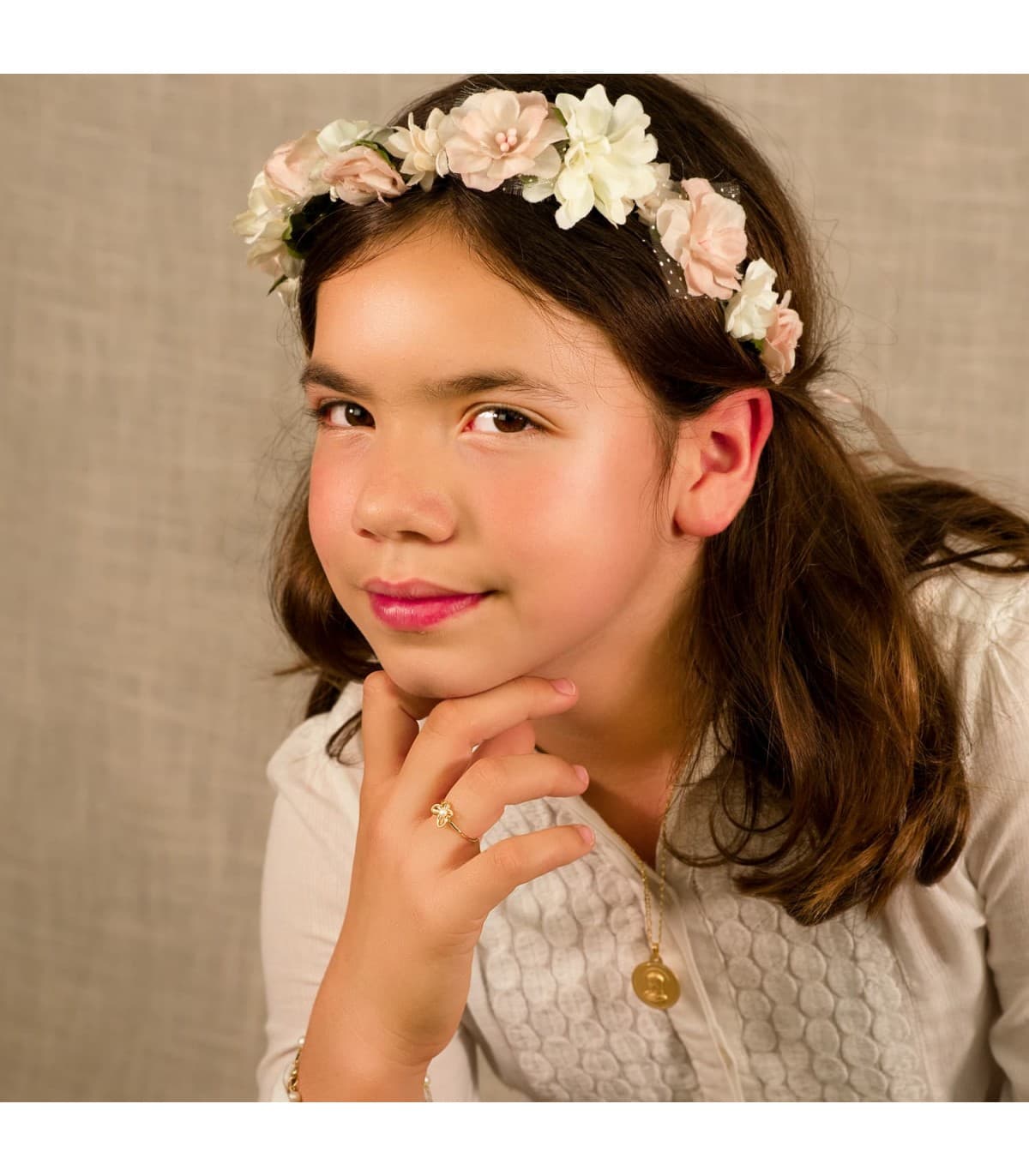 Sortija joyas niña Comunión Chloe Oro 18 Kilates Mariposa juego conjunto perlas anillos modernos