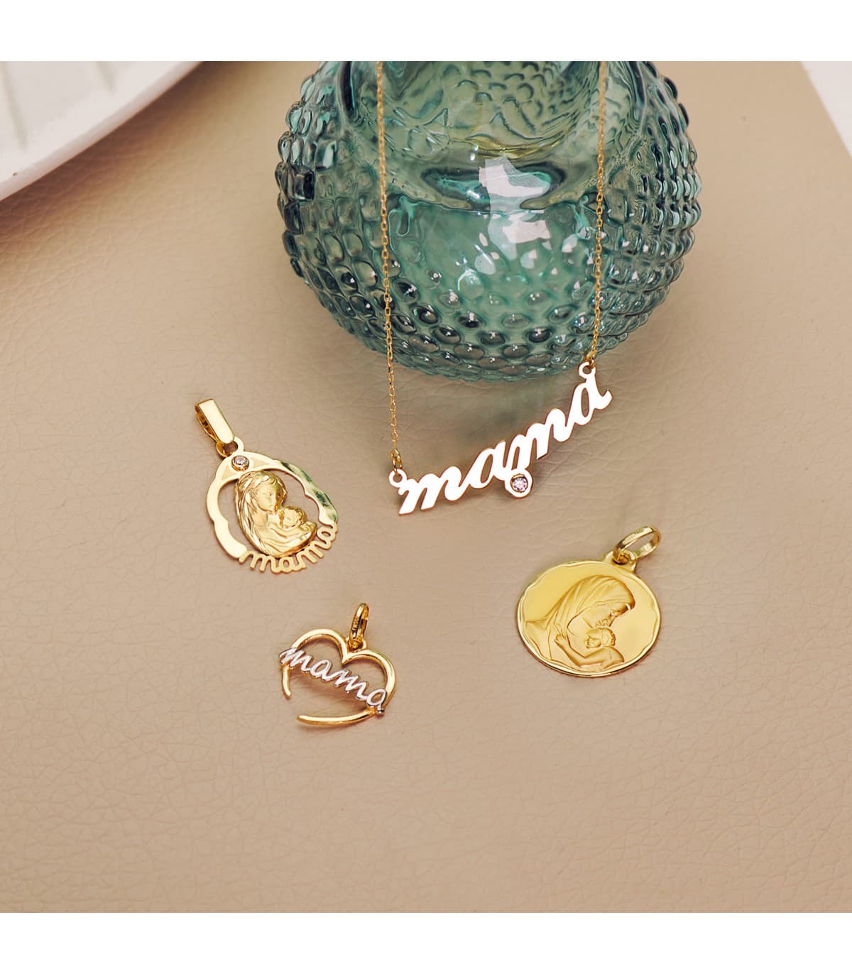 Medalla Virgen Dulce Madre Oro 18k 18mm Regalo nacimiento bebé bautizo