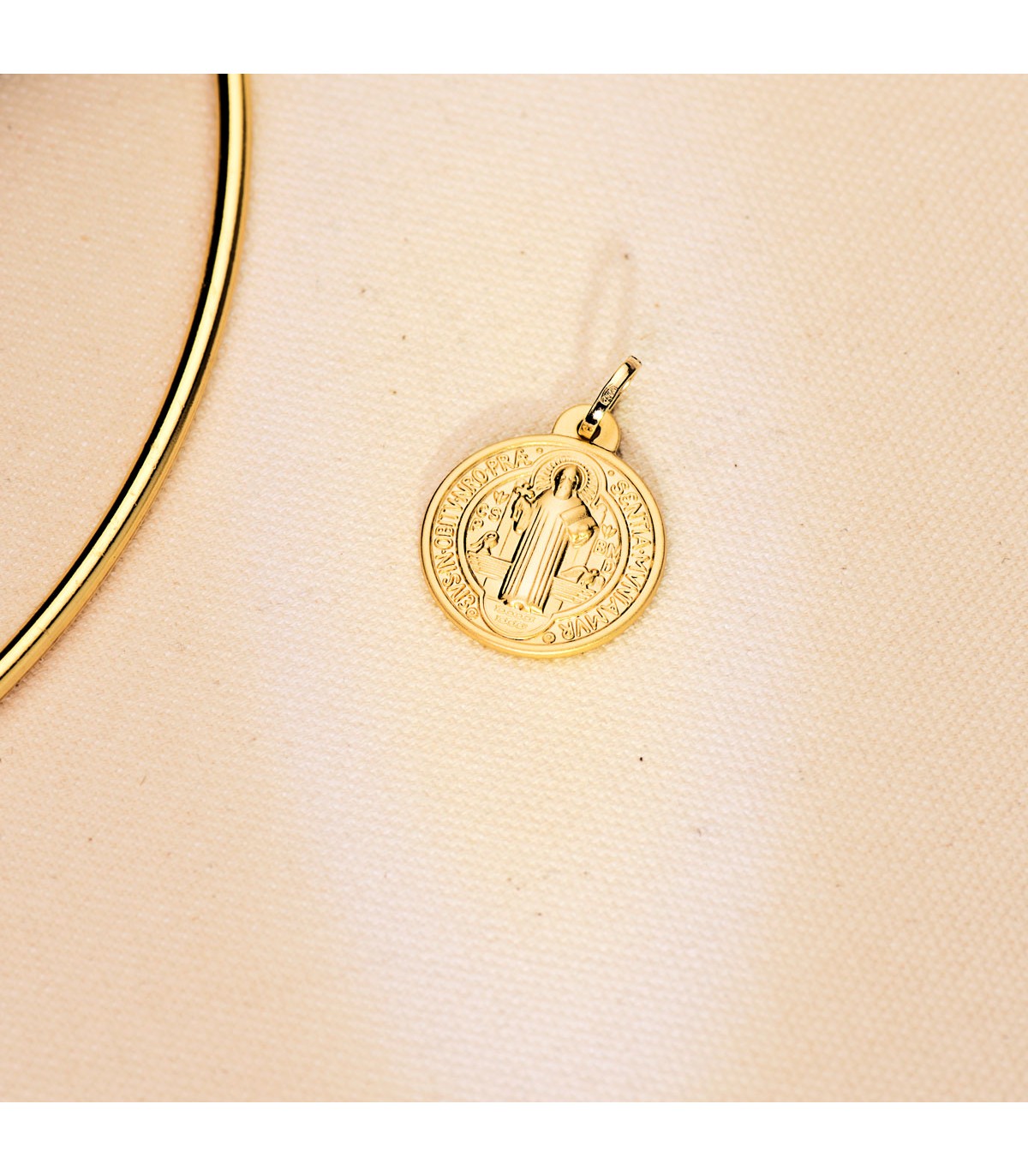 Saint Benoît 20 mm or 750, médaille baptême, enfant, femme ou homme.