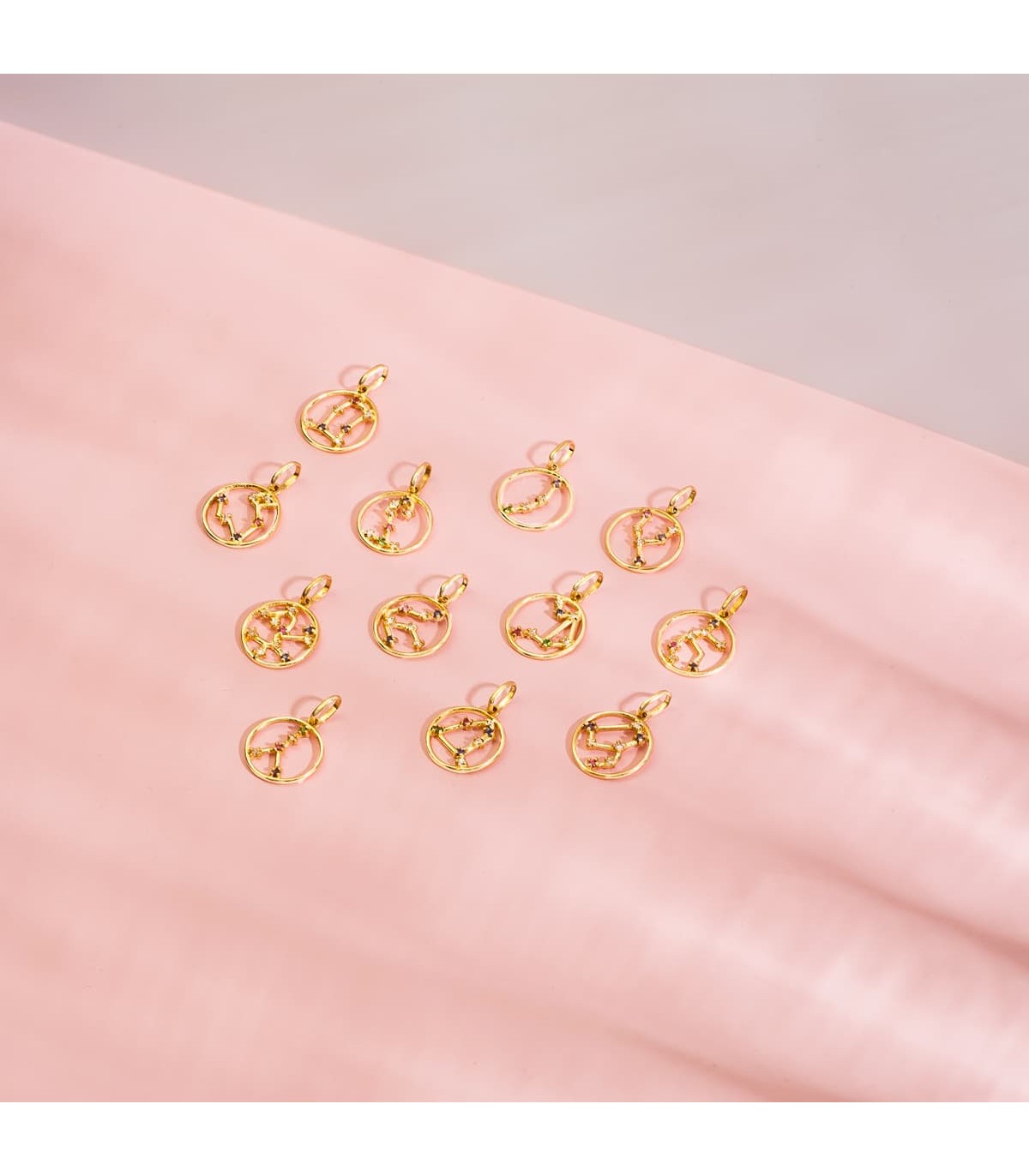 Ciondolo Oroscopo Ariete in oro 18 kt - Costellazione di Segno zodiacale con pietre colorate, 12 mm