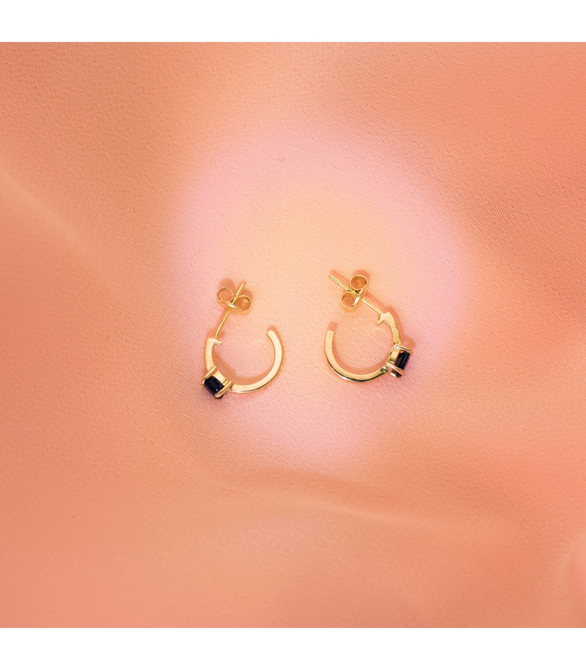 Pendientes de aros de oro con zafiros
