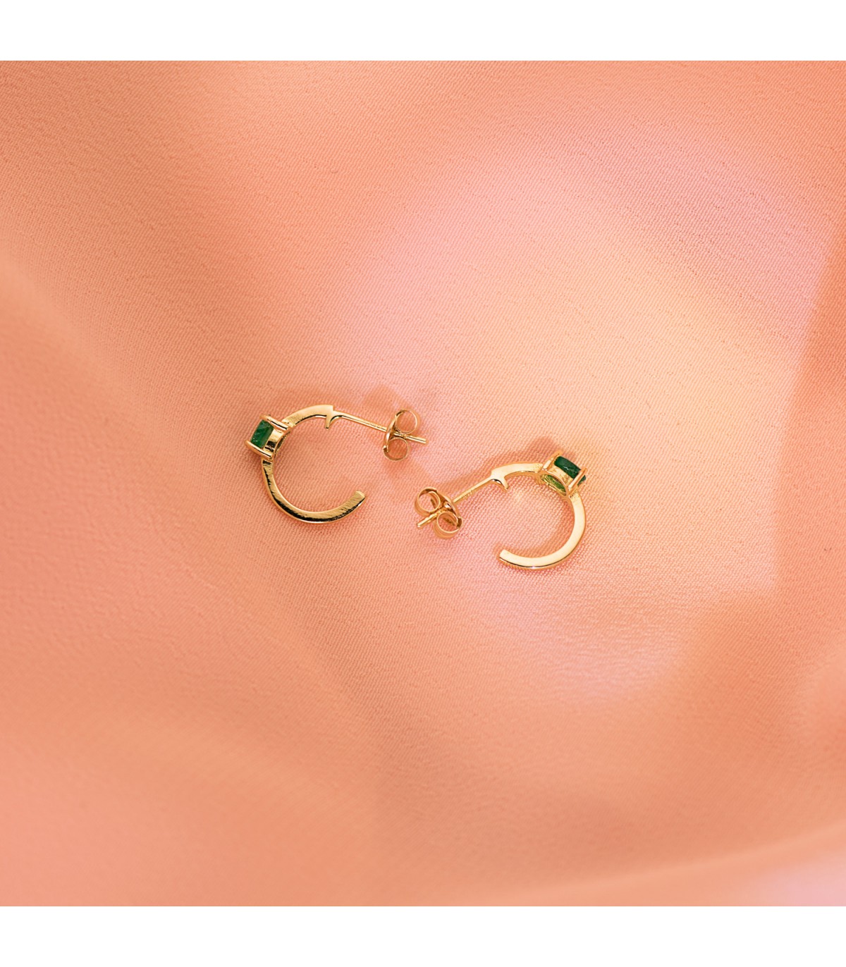 Pendientes de oro con esmeraldas
