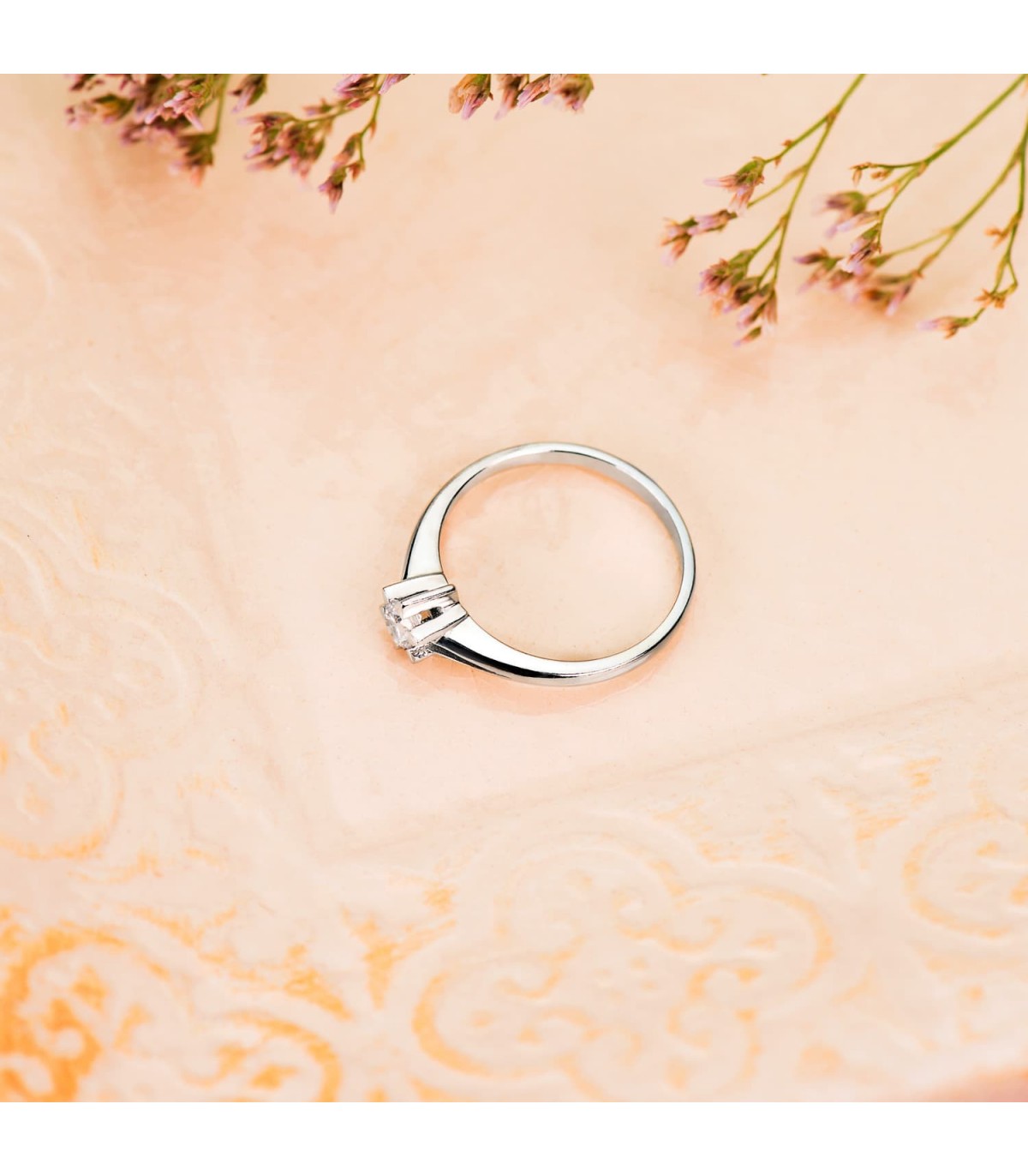 Anillo con diamantes 0.200 quilates. Solitario compromiso Amalfi 18 kilates. Joyería online.