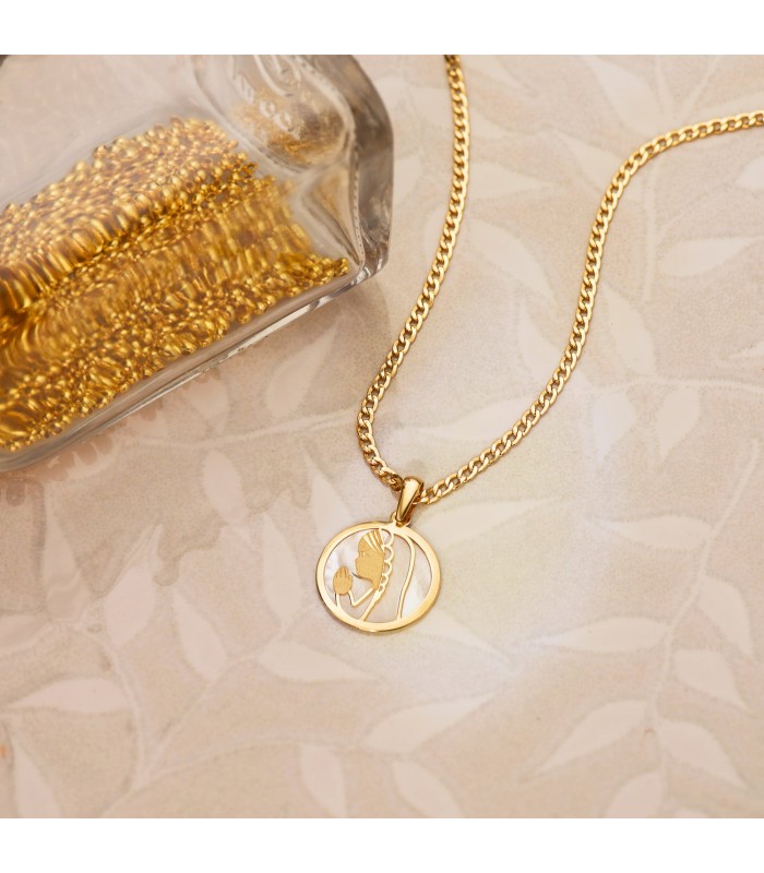 Médaille Vierge nacre 18 K