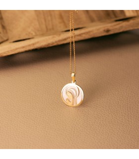 Colgante medalla virgen niña comunion oro 18 Kilates joya personalizada
