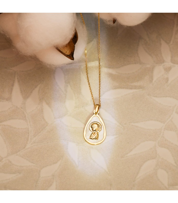 Medalla Comunión Oro 18K Virgen niña Nácar Gota
