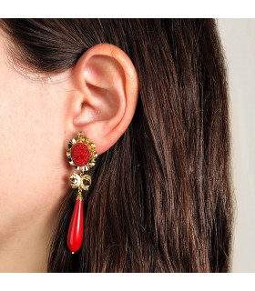 Orecchini corallo pendenti Samara goccia in oro giallo 18kt 62mm, da donna.