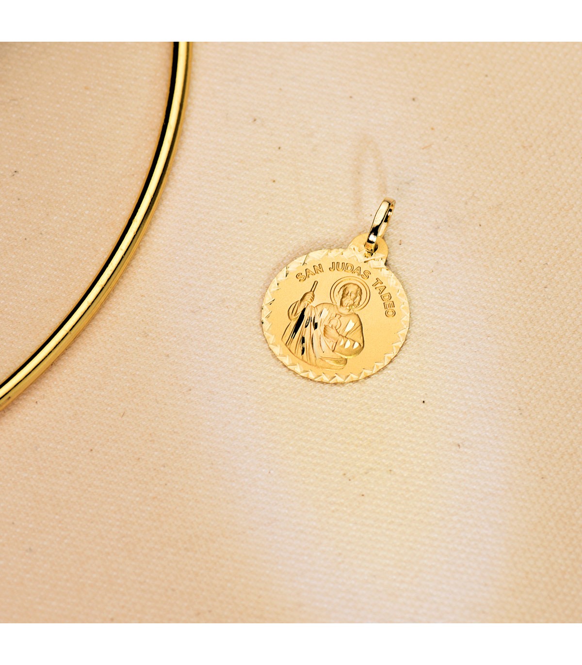 Alda Joyeros, joyería online | Medalla San Judas Tadeo Oro 18K 20mm Talla | Colgante santo, oración, joyas religiosas