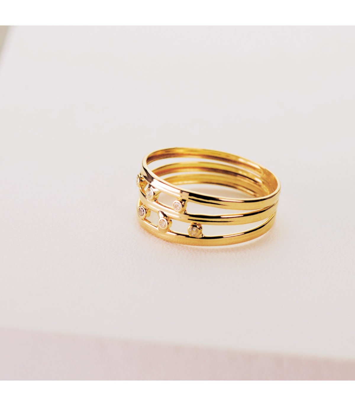 Anillo White Band Oro amarillo 18K -  sortija de bandas con piedras, joyas online de oro para mujer
