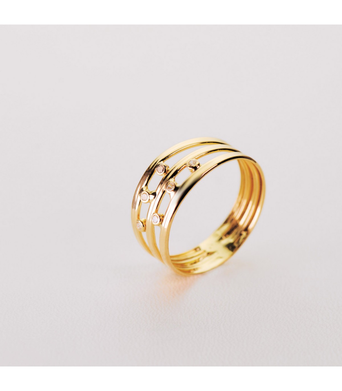 Anillo White Band Oro amarillo 18K -  sortija de bandas con piedras, joyas online de oro para mujer