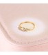 Trilogy-Ring mit blauem Topas im Baguette-Schliff, 18 Karat Gelbgold | Ringe mit Edelsteinen