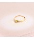 Sortija de mujer con piedra olivina. Anillo de oro 18 kilates, 750/1000. Comprar joyas online.