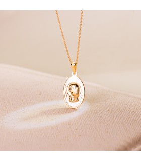Medalla Nácar Oval Virgen Niña Oro 18 K 19 mm - medallas para comunión - colgante personalizable