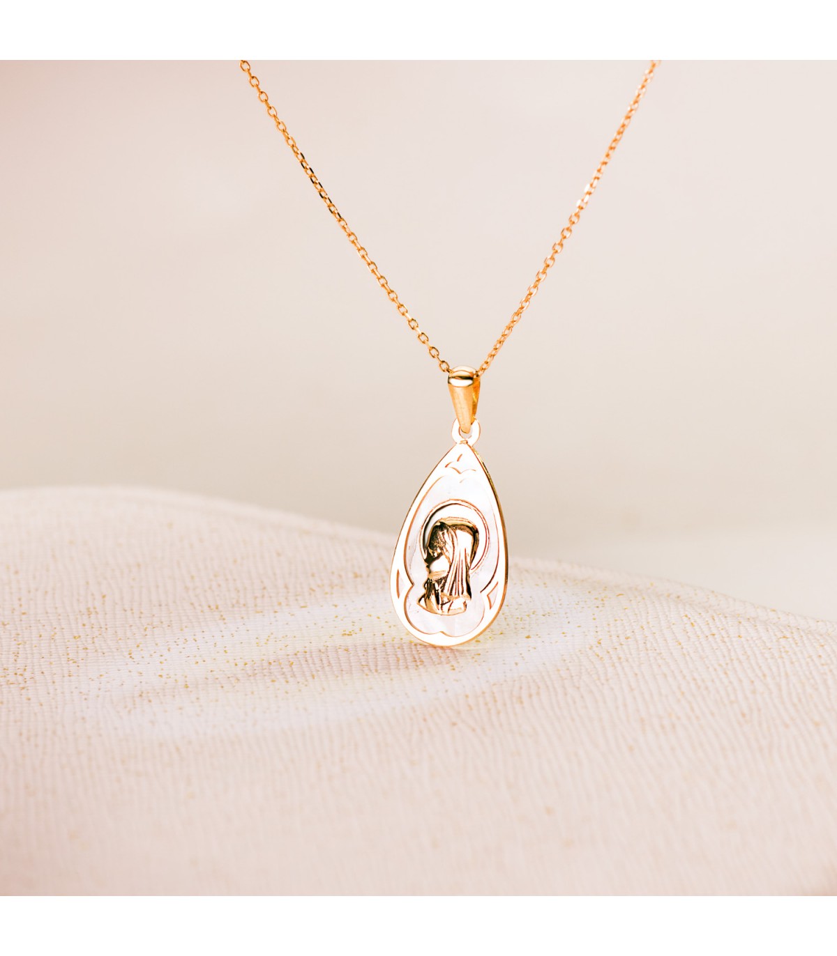 Medalla Nácar Virgen Niña Gota Oro 18 K 21 mm - medallas para comunión - colgante personalizable