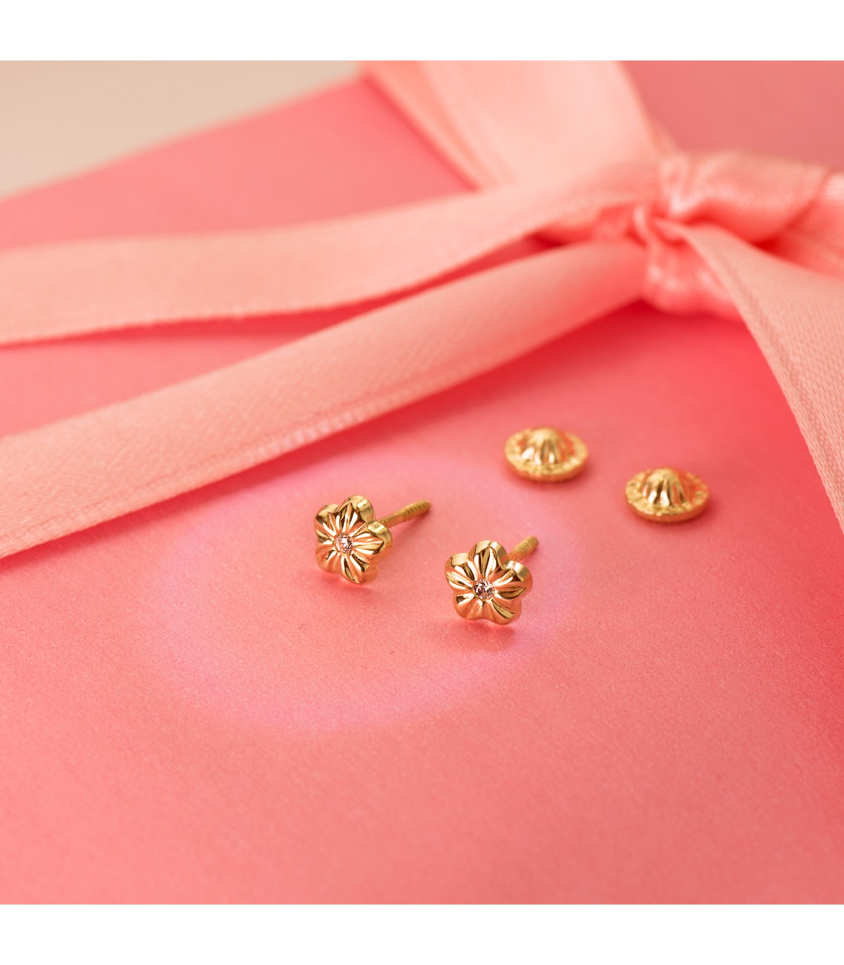 Pendientes de niña Oro 18K Ondas Flor 5mm - pendientes niñas oro - circonitas