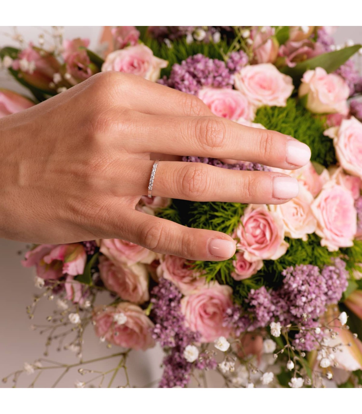 Bague pour femme de mariage en or blanc. Bague avec diamants. Bijouterie en ligne.