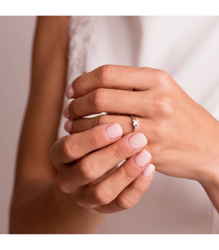Bague diamant solitaire femme or blanc Parisee. Solitaires diamant 0.150 ct.