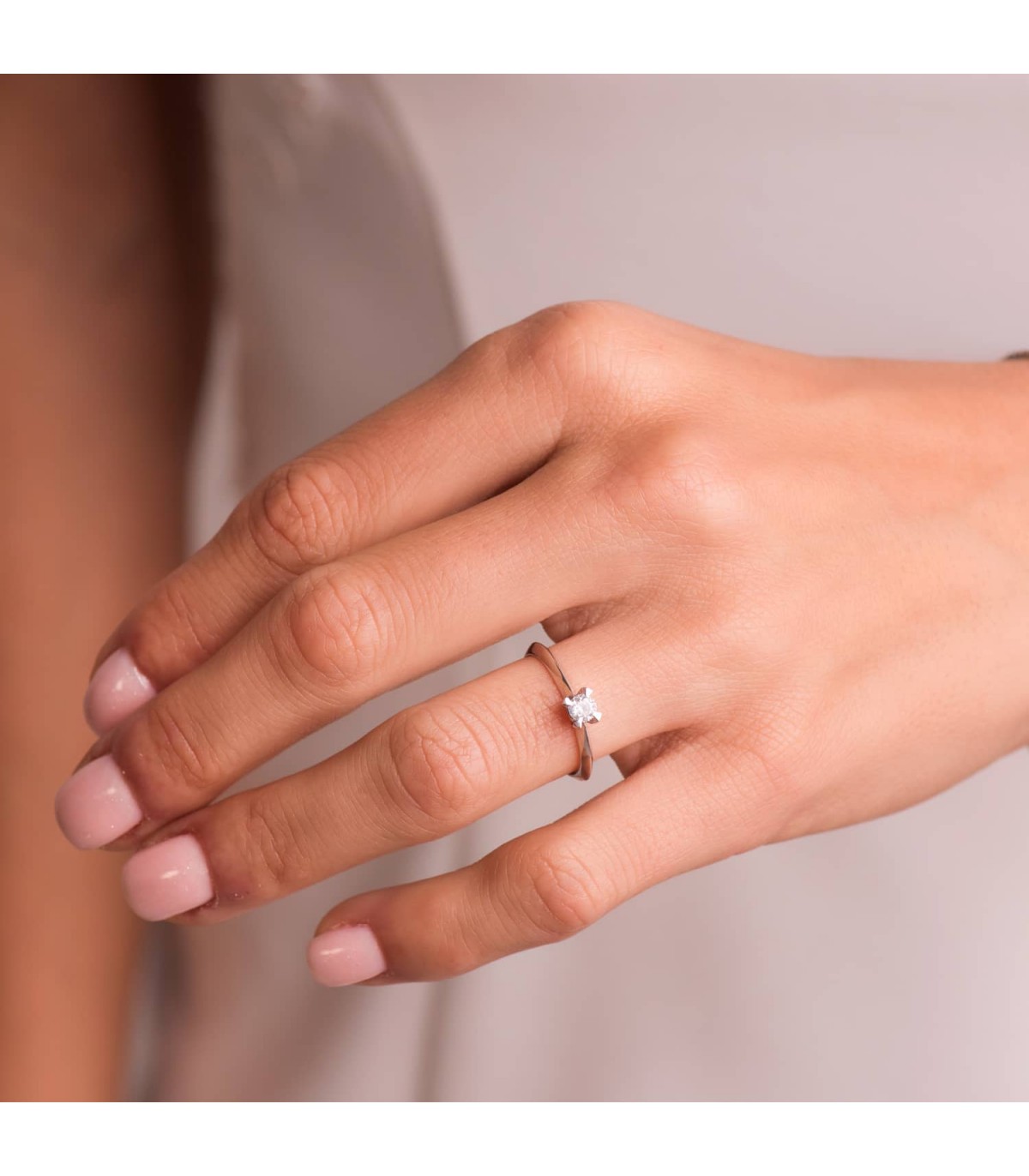 Anello solitario donna Veronessi 0.200 ct in oro bianco 18 carati. 750 millesimi.