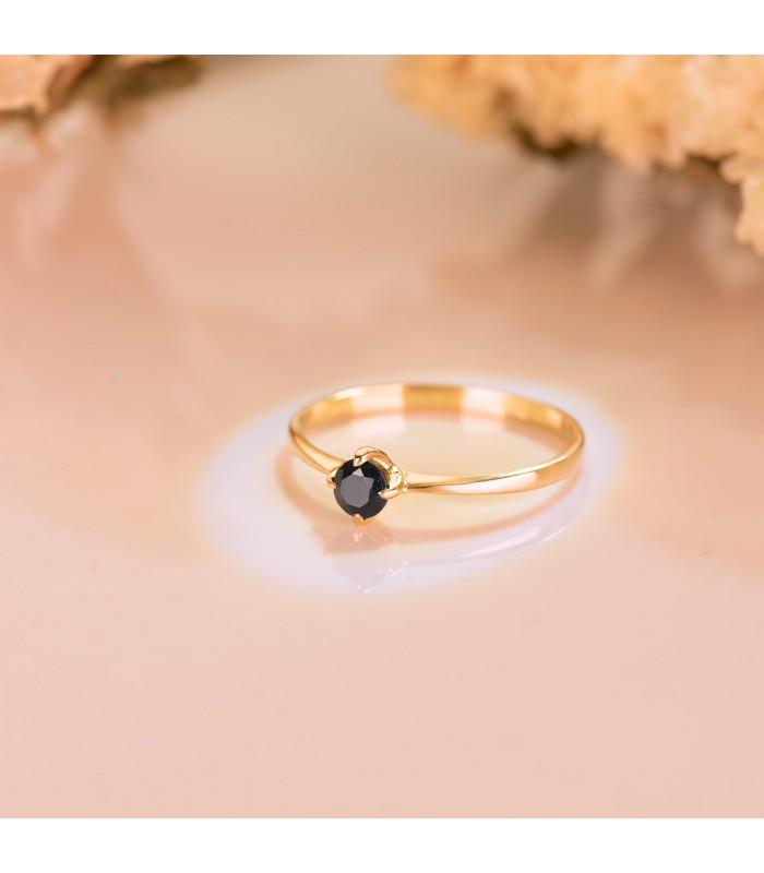 Solitario de oro amarillo con piedra negra - Anillos de compromiso