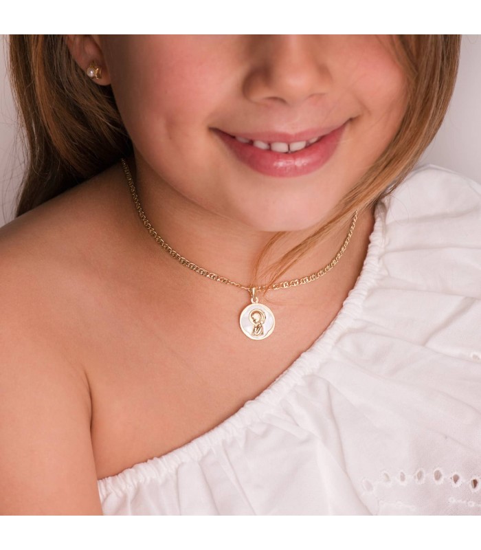 Medalla Nácar Virgen Niña Oro 18K 15 mm - medallas para comunión - colgante personalizable