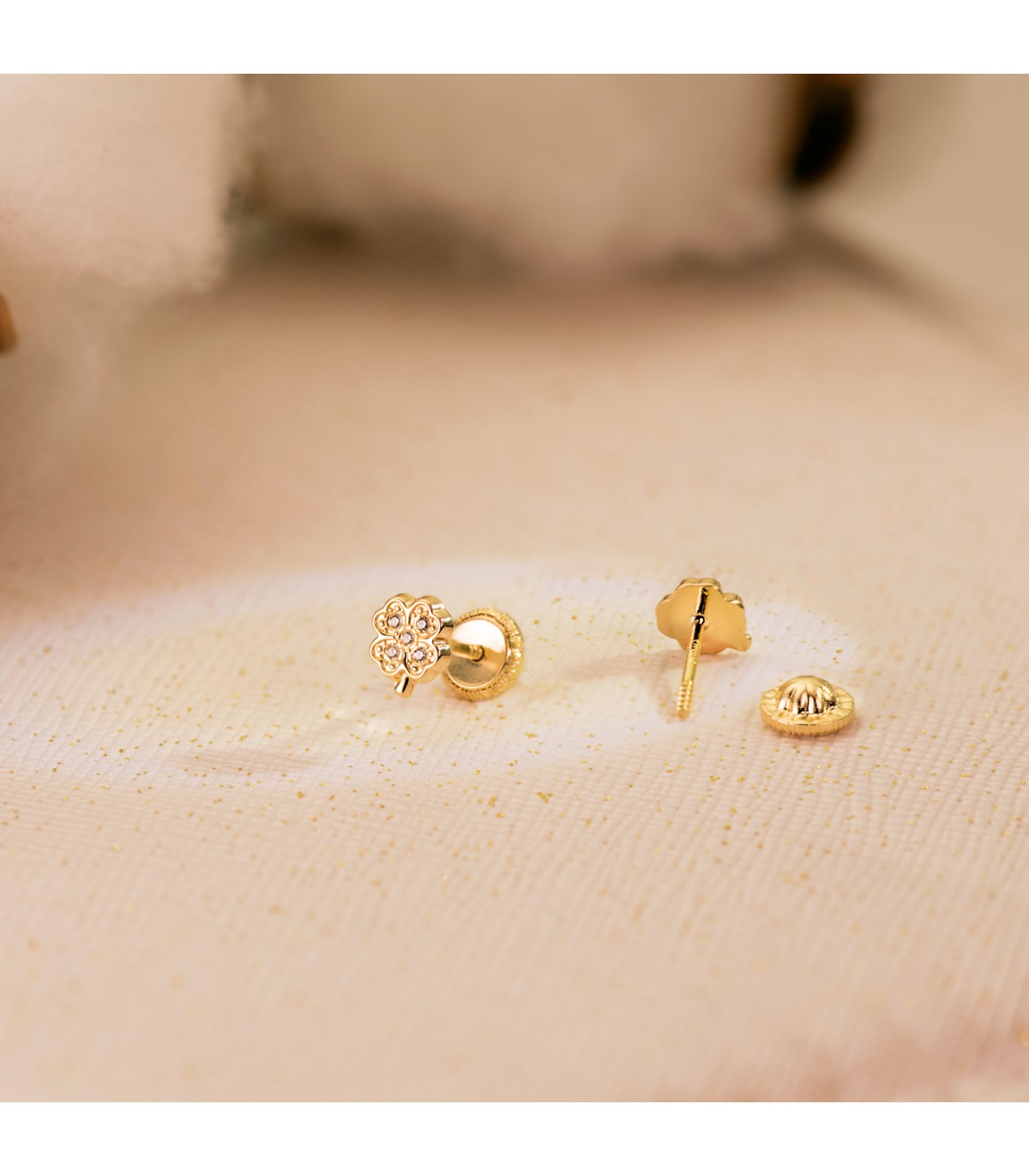 Boucles d'oreilles Bébé et Enfants en Or 18K Trèfle 5.5mm