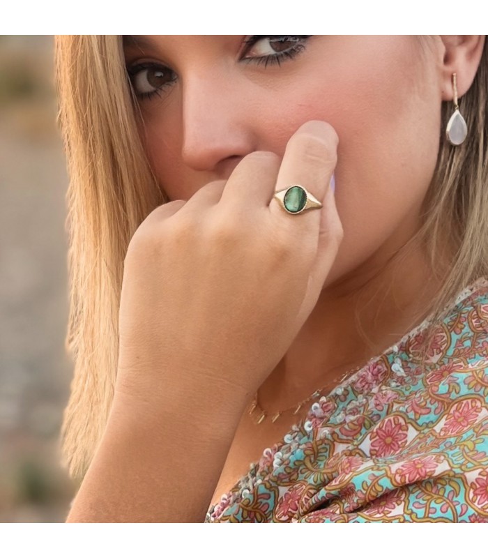 Ring mit Malachit, oval und grün, aus 18K Gold – Siegelringe und Ringe mit Edelsteinen