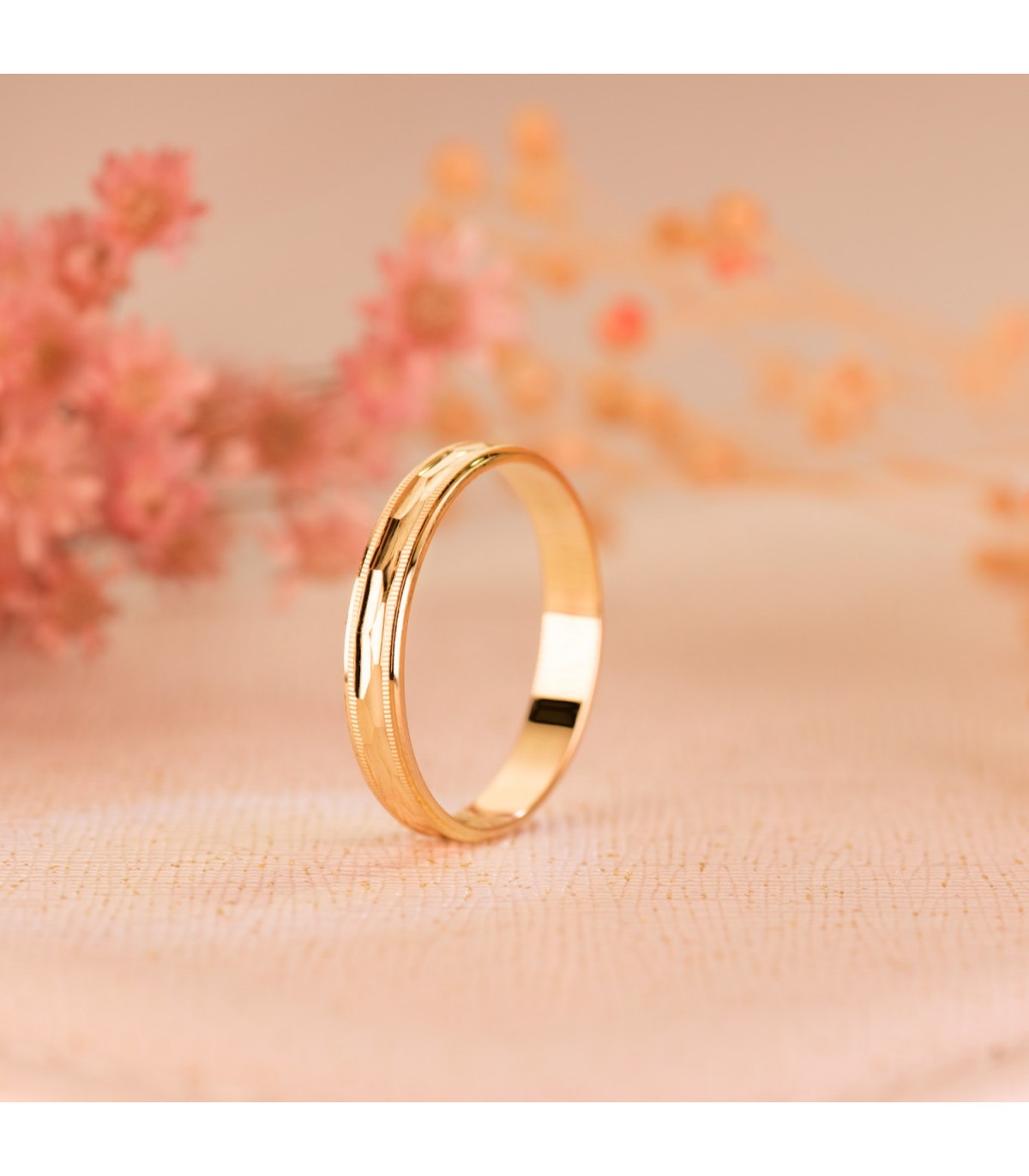 Anello di matrimonio donna 18 carati. Fede nuziale Bari 3 mm. Gioielli online.