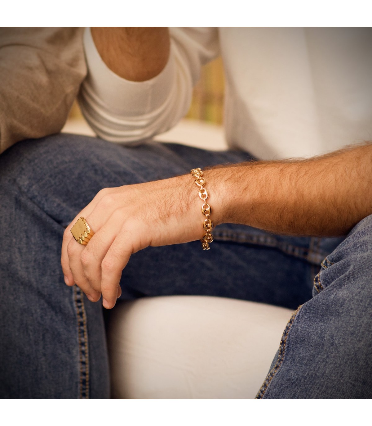sello de oro para hombre