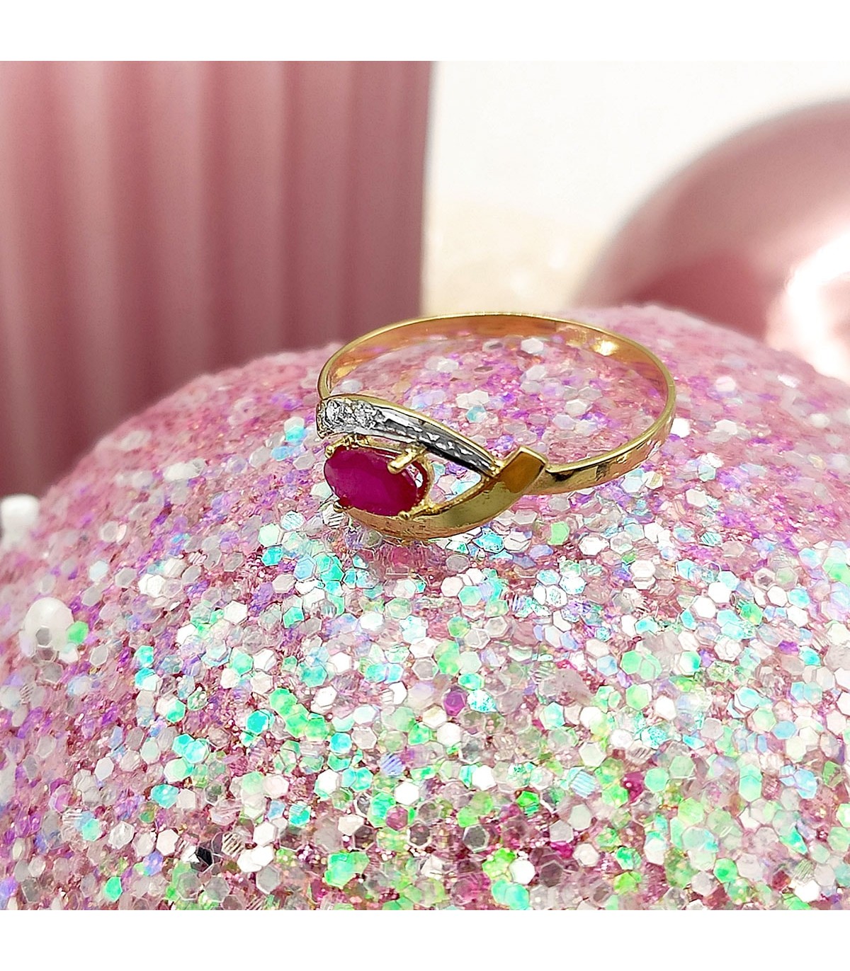 Bagues pour femme avec pierres précieuses et fines. Bague Rubis or 750.