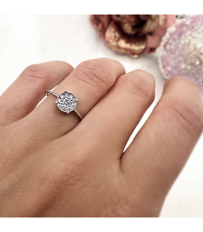 Bague femme en or blanc 18 carats. Bague avec diamants. Bijouterie en ligne.